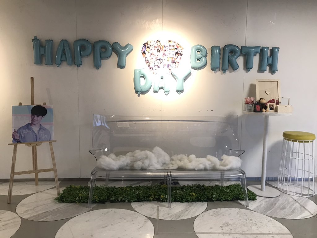 yingwilai18's tweet photo. ~~ มาละนะ~~ 🎂🎂🐵
#ArtPakpoom
#Happy24rtDay https://t.co/jWlv2eiduM