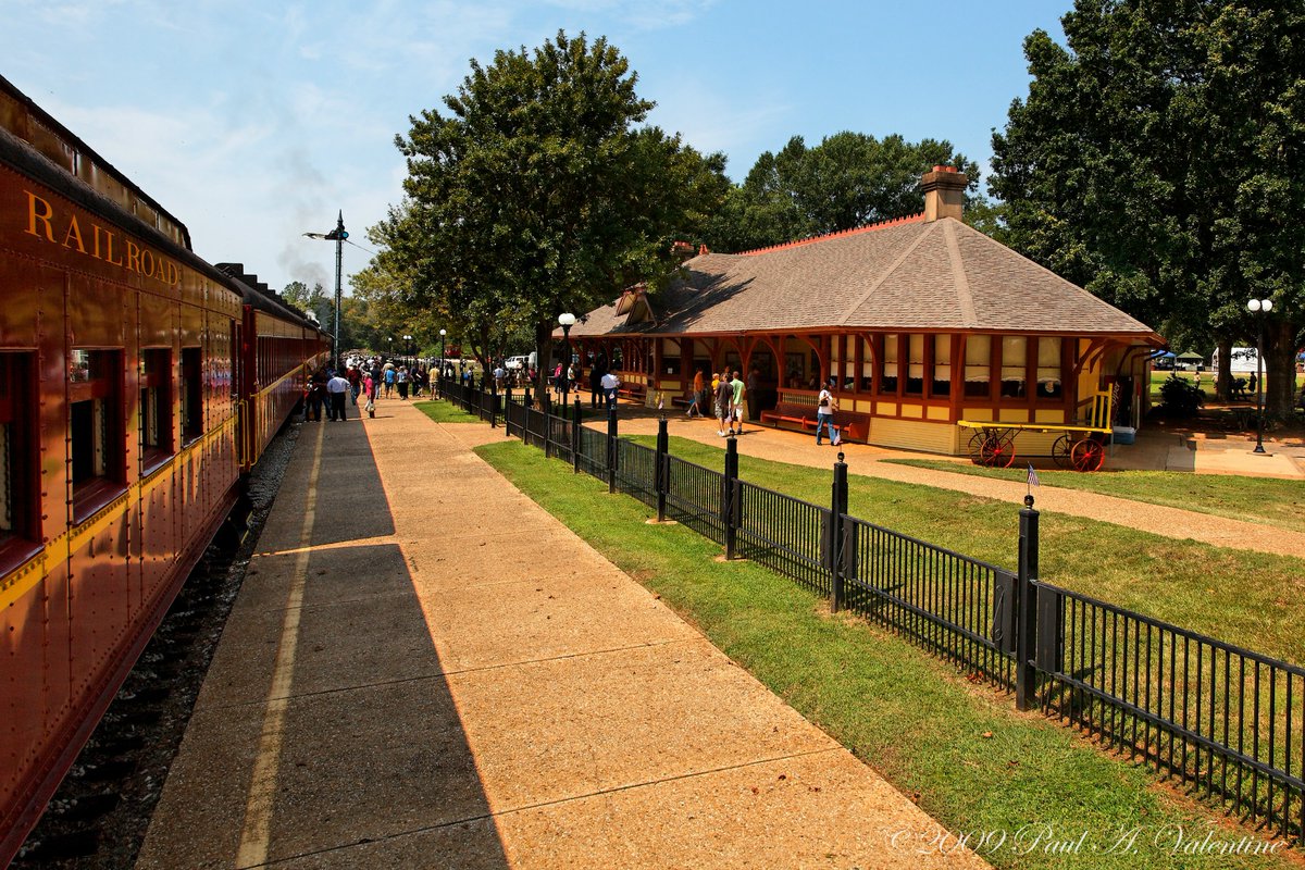 TexasStateRR's tweet photo. It's always a good day when you're on a train. Join us this summer for a rail adventure aboard Texas State Railroad, the Official Railroad of Texas and keep this precious history alive.
#texasstaterr https://t.co/7LCW16hJqE