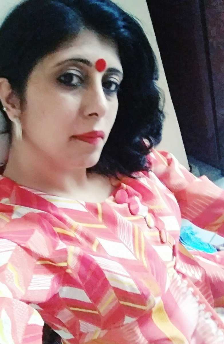 PoojaPriyam_'s tweet photo. Who said #Binditwitter #bindiswag ?
as long as it is choice and just another accessory, never was or will be an indicative of marital status for me. https://t.co/JzkuzDbch5