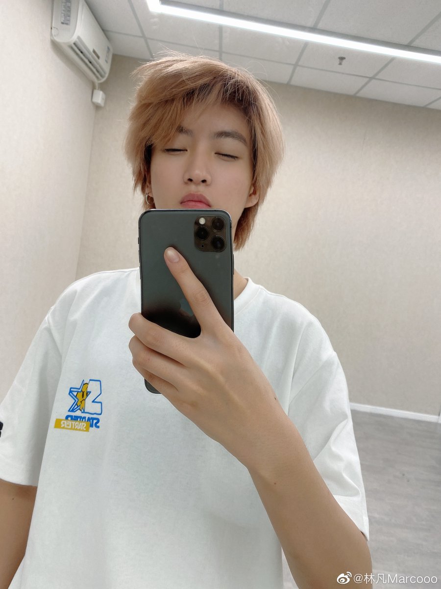 linfanarchive's tweet photo. 200717

↳  © 林凡Marcooo

#LINFAN #林凡 #FANXYRED https://t.co/R4gnZWG7bD