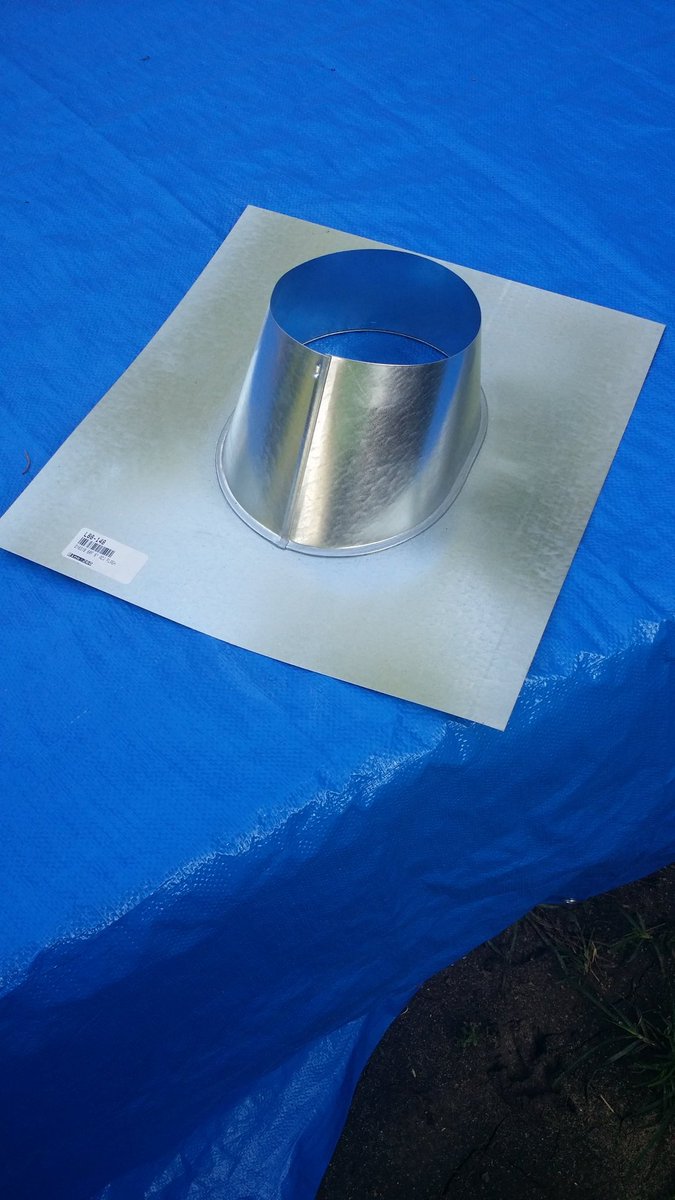 Day 7 of de-roofing and we are getting progessivly more tired and slap happy.So we are opeing the day by flashing you all.