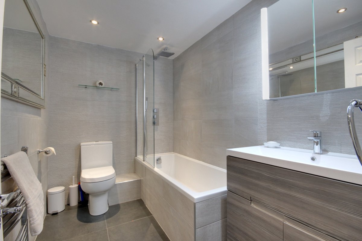 Mortemoremackay's tweet photo. Amazing flat to rent! Call now to find out more!
#rent #Estate2020 #London #Enfield #flats #Interiors #design #likeforlike #property #Marketing #Twitter #Instagram #emojis #fridaymorning #GhostofTsushima #onepiece985 #bedroom #buynow #Inlove #love #best #Building #MoneyTalks #buy https://t.co/TkKmtdTNdu