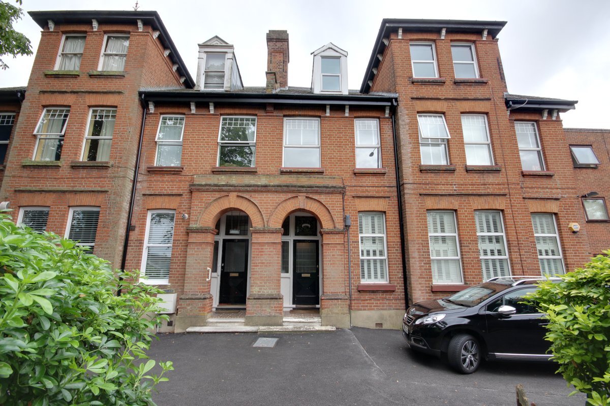 Mortemoremackay's tweet photo. Amazing flat to rent! Call now to find out more!
#rent #Estate2020 #London #Enfield #flats #Interiors #design #likeforlike #property #Marketing #Twitter #Instagram #emojis #fridaymorning #GhostofTsushima #onepiece985 #bedroom #buynow #Inlove #love #best #Building #MoneyTalks #buy https://t.co/TkKmtdTNdu