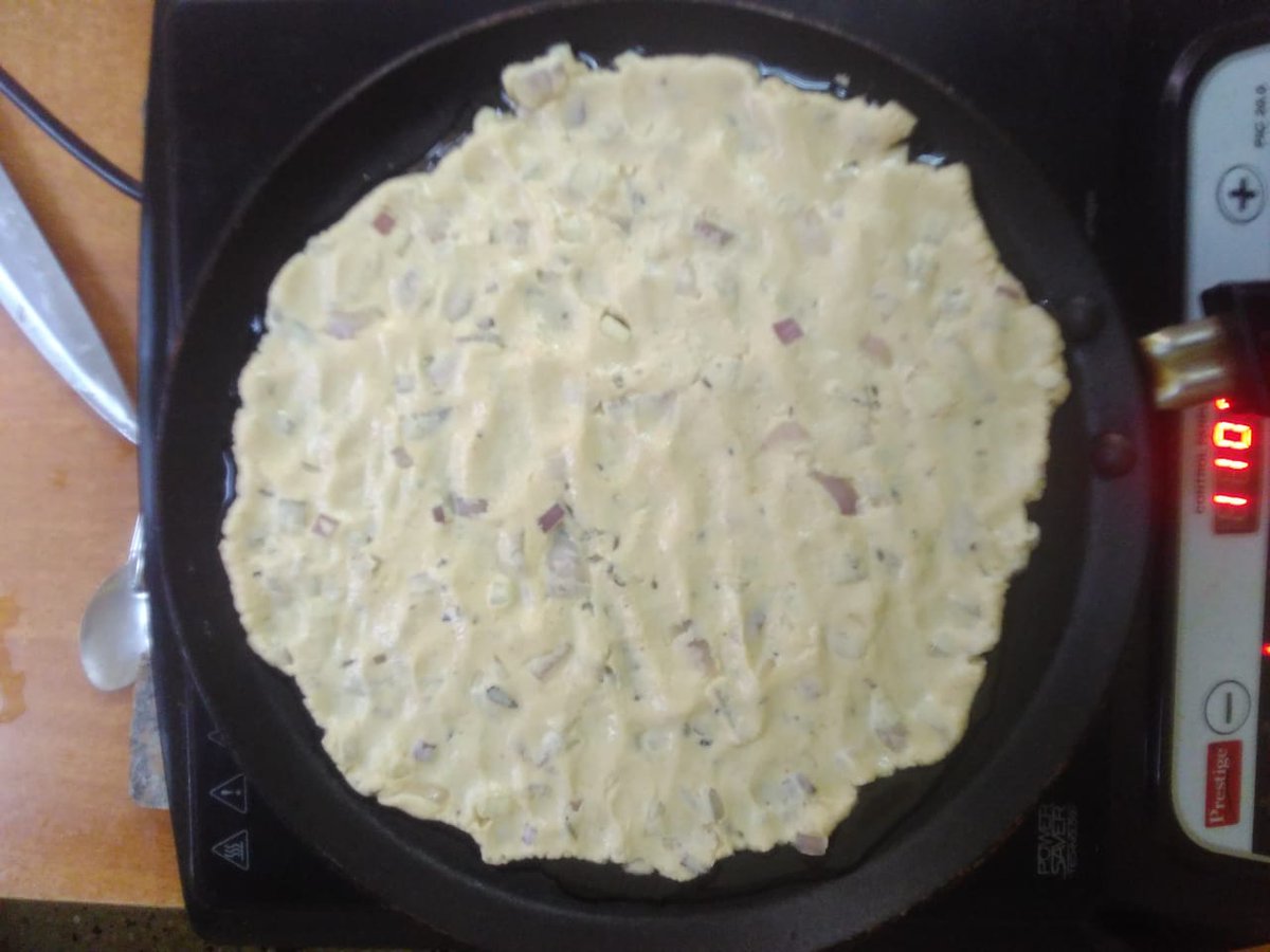 Namasteankit's tweet photo. #Day115 of continuous #Cooking
First attempt on cooking #akki #roti (rice flour roti), my 5th southern Indian dish, from Uttar Karnataka, though I did not follow everything as given in the recipe. Despite this, it came out nicely. #ΰ²ΰ²¨ΰ³ΰ²¨ΰ²‘ #manwithapan #IndiaFightsCorona https://t.co/ChJ80l6Xr5