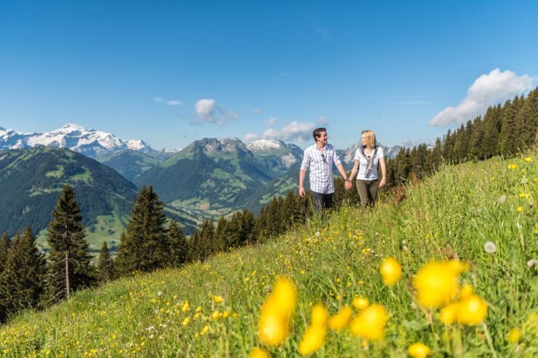 Vivamost's tweet photo. If you are a couple and looking for a luxurious vacation or a weekend, this post is for you. In Gstaad you will make unforgettable memories.
#destinationswitzerland #summerholidays2020 #gstaad @s @Palacewellness @UltimaGstaad https://t.co/ygmzFBA73a https://t.co/pqjThtmGnT