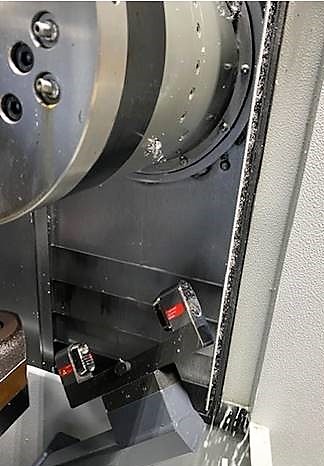 Blum_Novotest's tweet photo. #FridayFromTheField! Check out this installation on a #Toyoda FH500J. Even in small spaces with extremely tight tolerances, the use of a custom designed bracket provides a solution to for mounting the LC50 laser #measuring system.
#focusonproductivity
#measureXperts
#metrology https://t.co/lzdUvluTEi