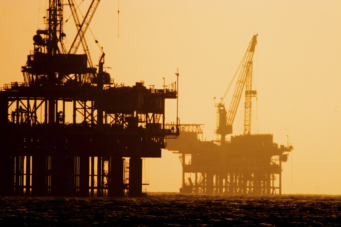 SPGEnergyOil's tweet photo. #Norway June #crudeoil output slips 12% to meet cut pledge, but boosted by #Sverdrup 

🛢️ Crude output rises 46% on year 
🛢️ Maintenance deferred on #coronavirus 
🛢️ Cut pledge to ease from July 

 📰Full story: https://t.co/bIO5f1lXuQ https://t.co/ejQ7ByWUDY