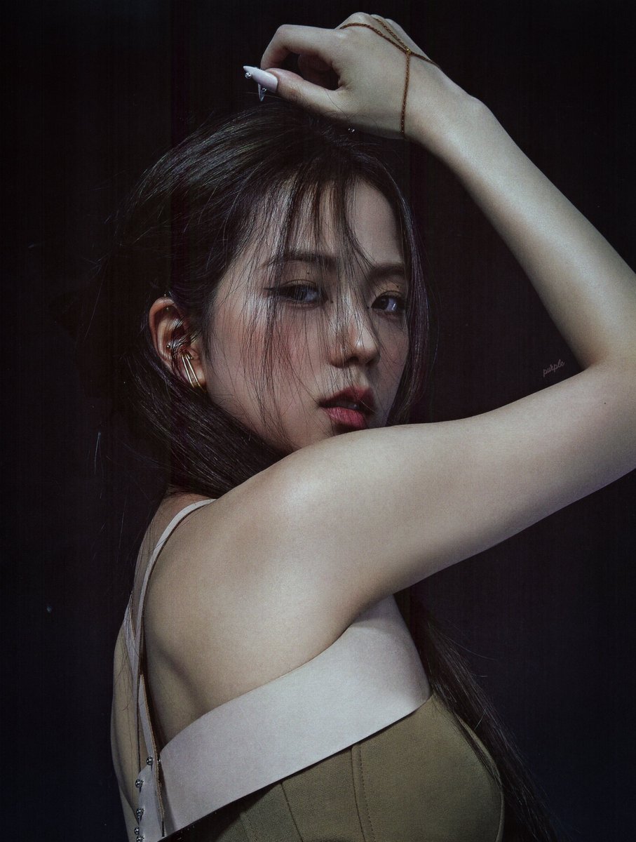 pkfor103's tweet photo. [SCAN] HYLT #JISOO #지수 #BLACKPINK #블랙핑크 https://t.co/4RTtBiUltF