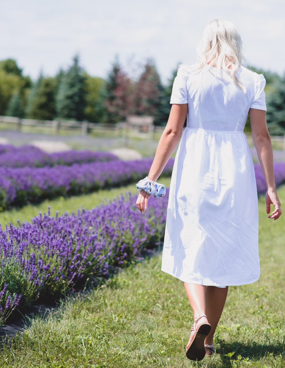 Moving forward one step at a time. In a world that’s so drastically changing, lead the shift, don’t run from it. 🌳 #consciouscreations #scrunchies #handmade #madewithlove #supportlocal #shoplocal #discoverunder10k  #summerstyle #canadianfashion #fashionforward #hair #style