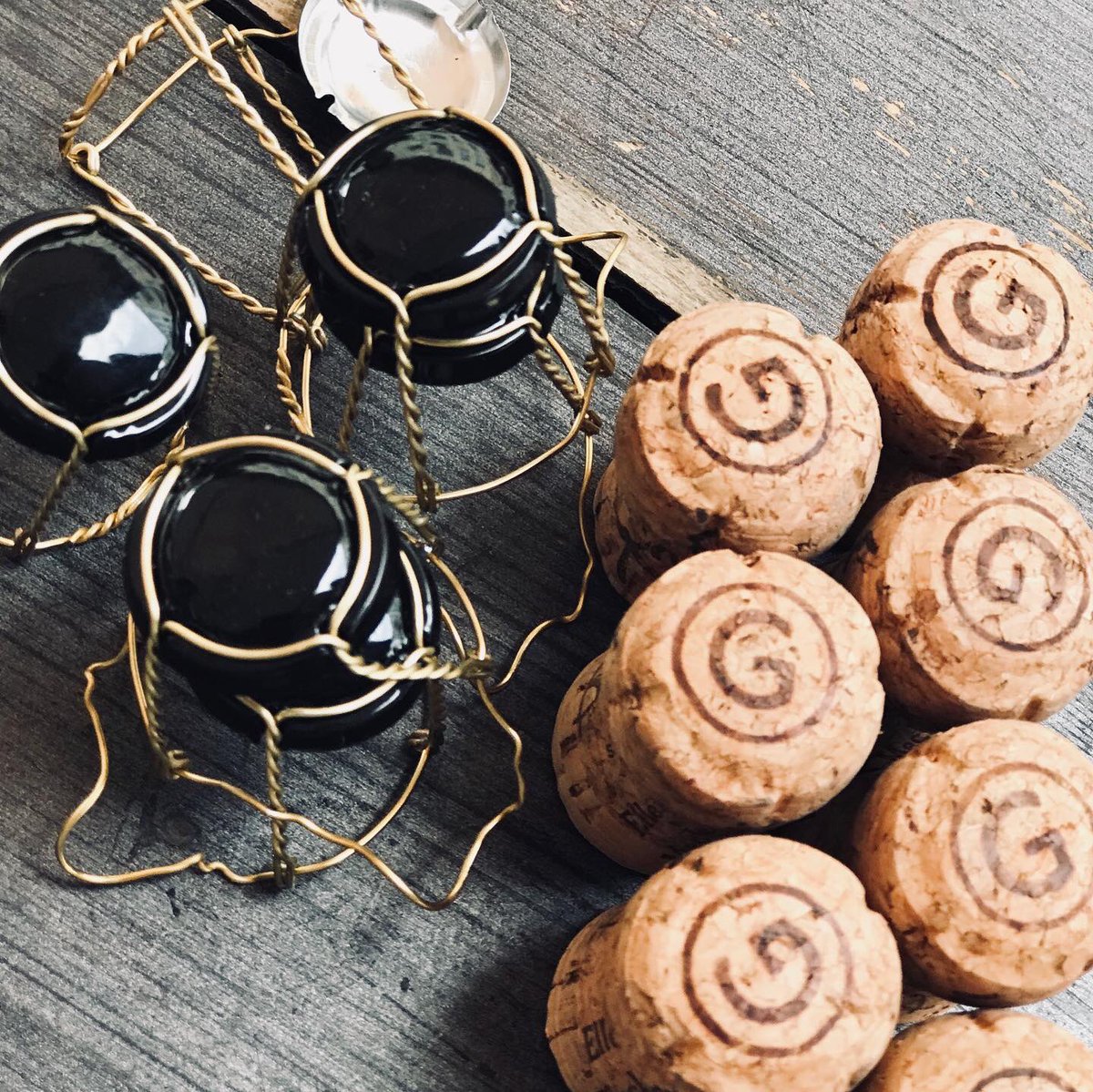 streetwein's tweet photo. Wir sind wieder da!
🥂🥂🥂 Samstags von 10 bis 16 Uhr - allerdings erstmal ohne Tische und Bänke.
Ich freue mich - Euer Thilo
#streetwein #restart #markttag #prenzlauerberg #bötzowviertel #bötzowkiez #ökomarkt #pasteurstraße #riesling #sekt #chardonnay #wein #vino #wine #vin https://t.co/ZgRZ0TTHmo