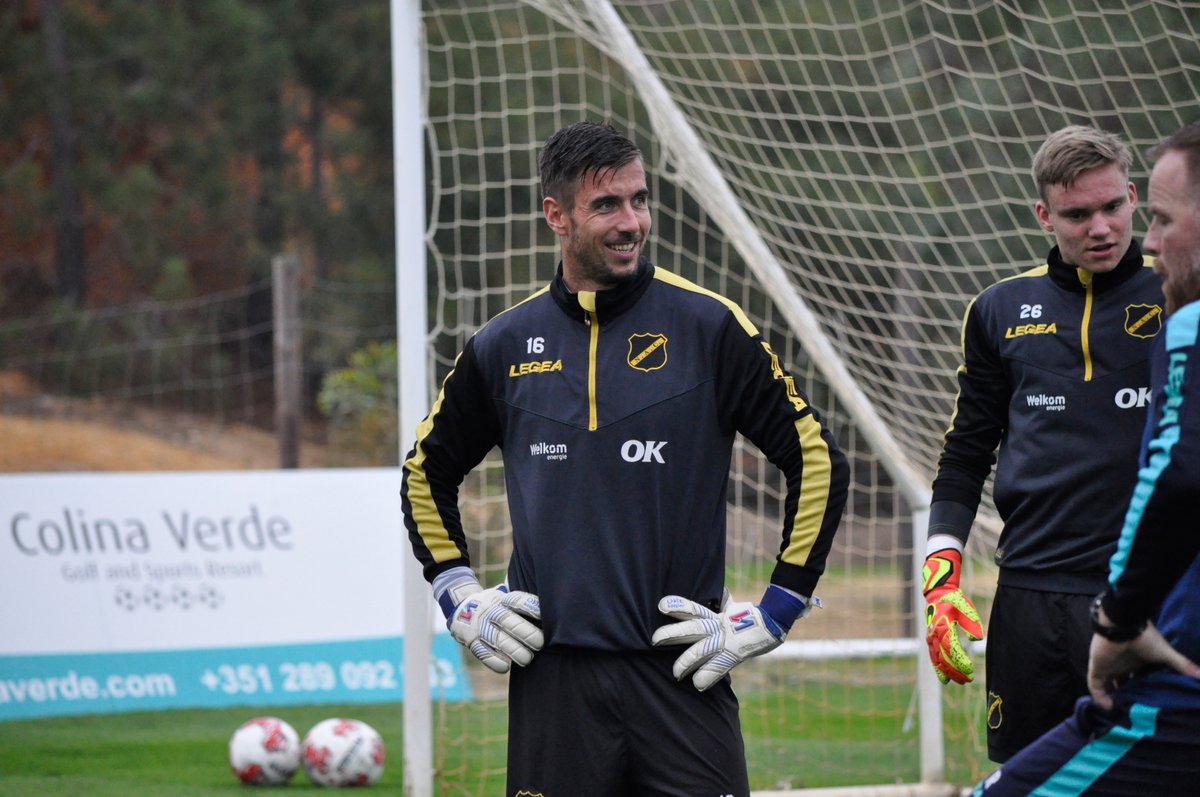 NACnl's tweet photo. ➕1️⃣✍️ Chiel Kramer blijft bij NAC

Het zat er al een tijdje aan te komen en inmiddels zijn de handtekeningen gezet. Chiel Kramer is ook volgend seizoen keeper van NAC. De geboren Amsterdammer verlengt zijn contract met één jaar.

ℹ️ https://t.co/2EyPOOFdvE

#NACpraat https://t.co/5tjCSuX49D