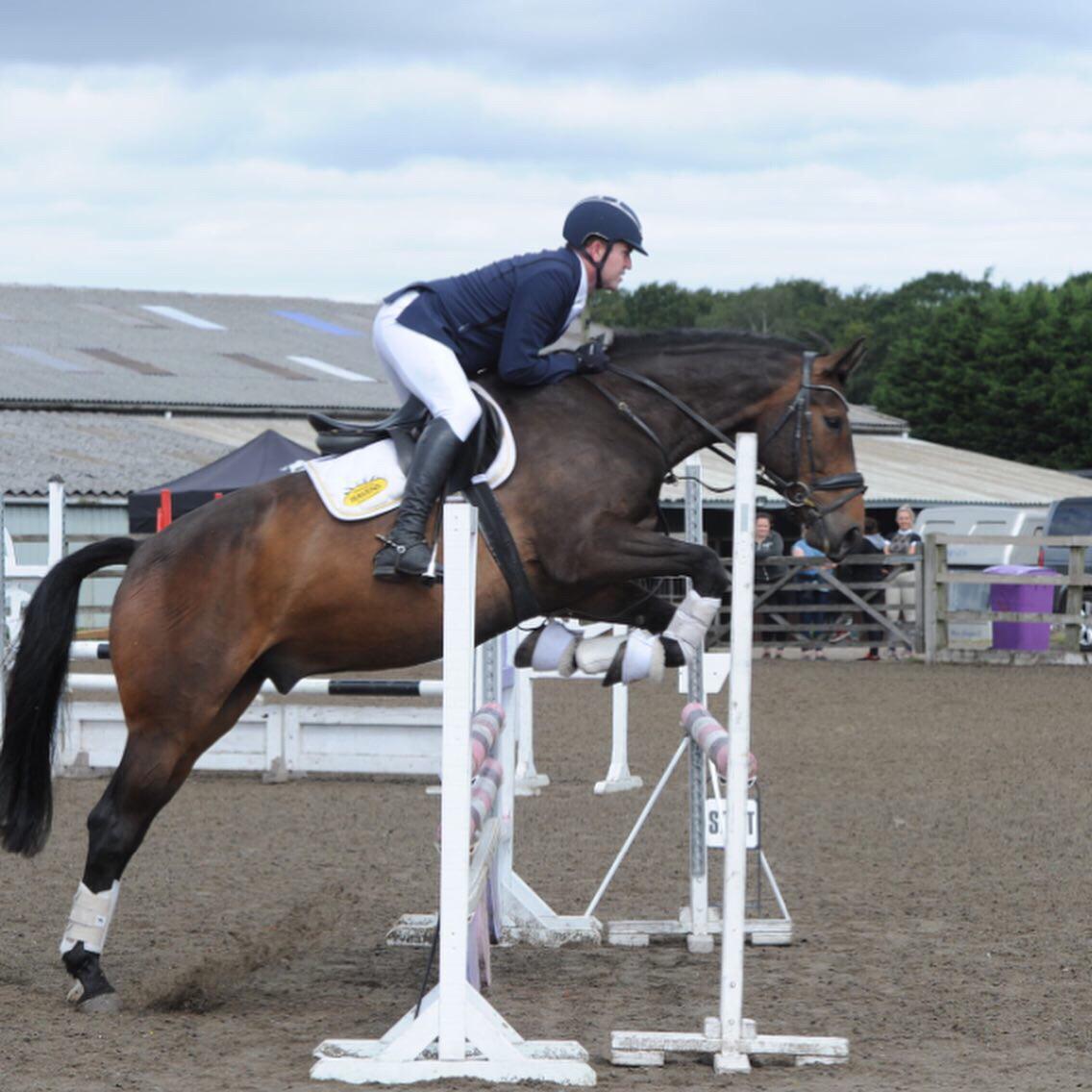 Times for Junior Show Jumping are now available to view on our website.  Please adhere to COVID guidelines ow.ly/beMf50AAZJF