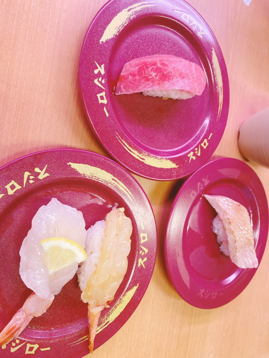 fairier0315's tweet photo. @miki_fairies 寿司食べちゃった、、🍣 https://t.co/Y5i3S1jEMv