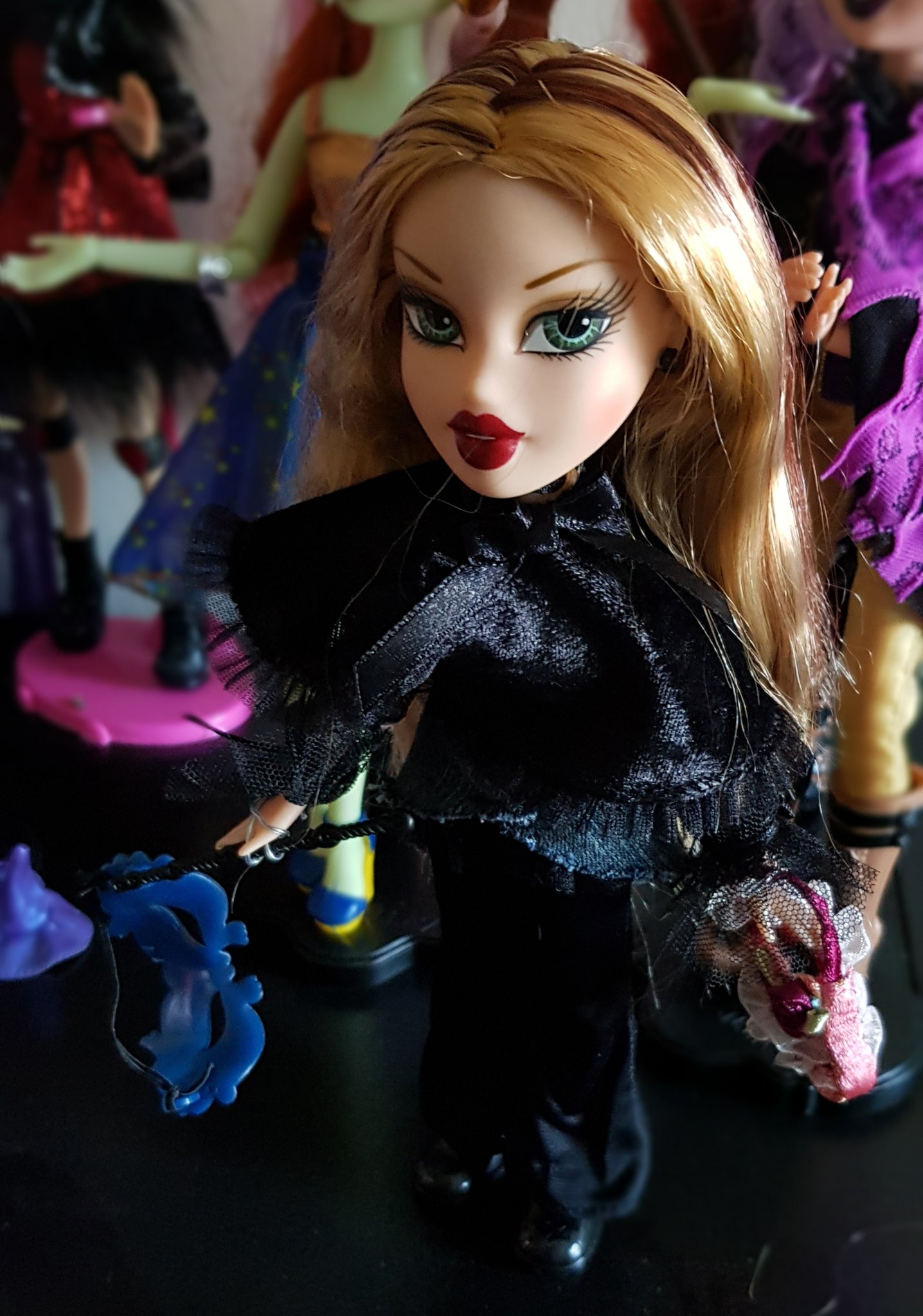 ❄Sarvina Valentine❄ on X: Midnight Dance Fianna is a treasure. #mystuff # Bratz  / X