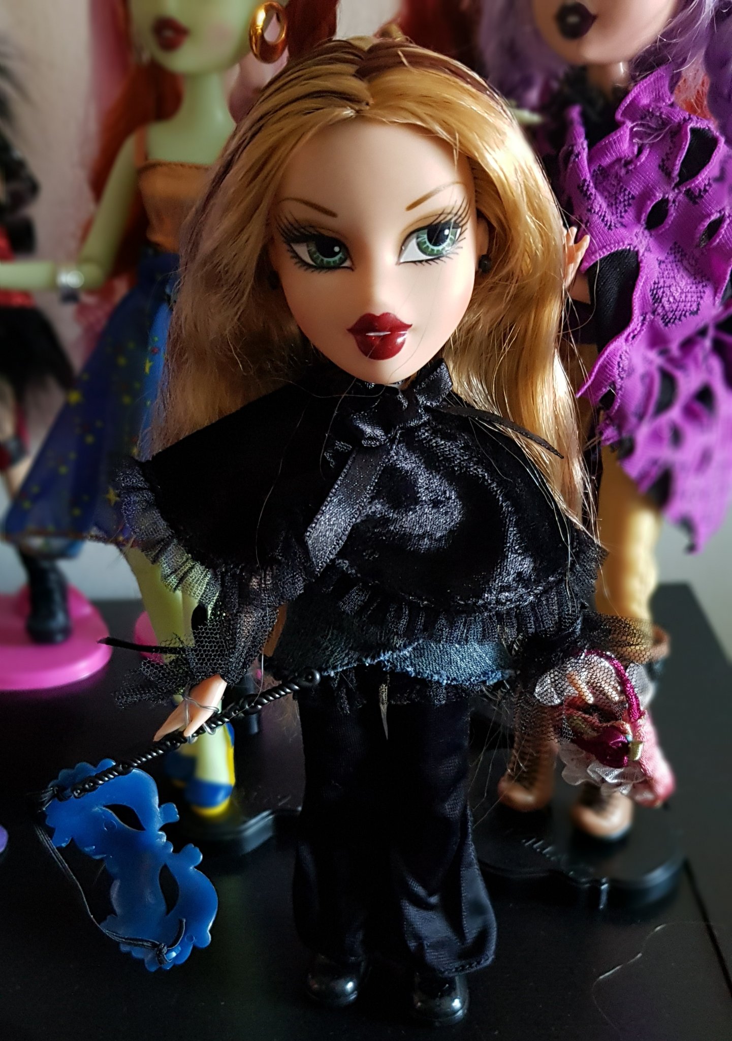 ❄Sarvina Valentine❄ on X: Midnight Dance Fianna is a treasure. #mystuff # Bratz  / X