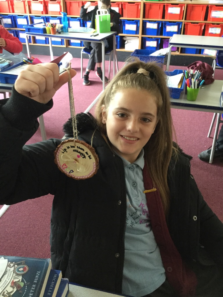 Year6HolyFamily's tweet photo. Analeise has completed an affirmation that will help transition high school https://t.co/ycREANBktP