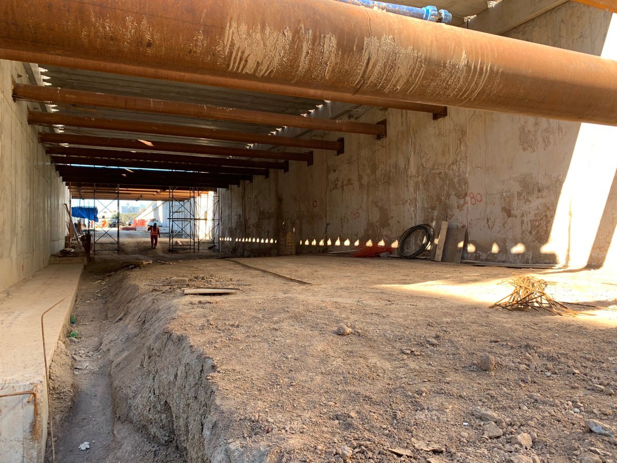 CDSIngenieros's tweet photo. Les compartimos fotos de nuestra visita a la obra del Túnel de Av. Italia y Centenario en el que @CDSIngenieros realizó el proyecto ejecutivo vial y de drenajes pluviales.
@montevideoim 
#ingenieriacds #ingenieriavial #ingenieriacivil   #infraestructuravial #tunelavenidaitalia https://t.co/gjJ3nJrDkz