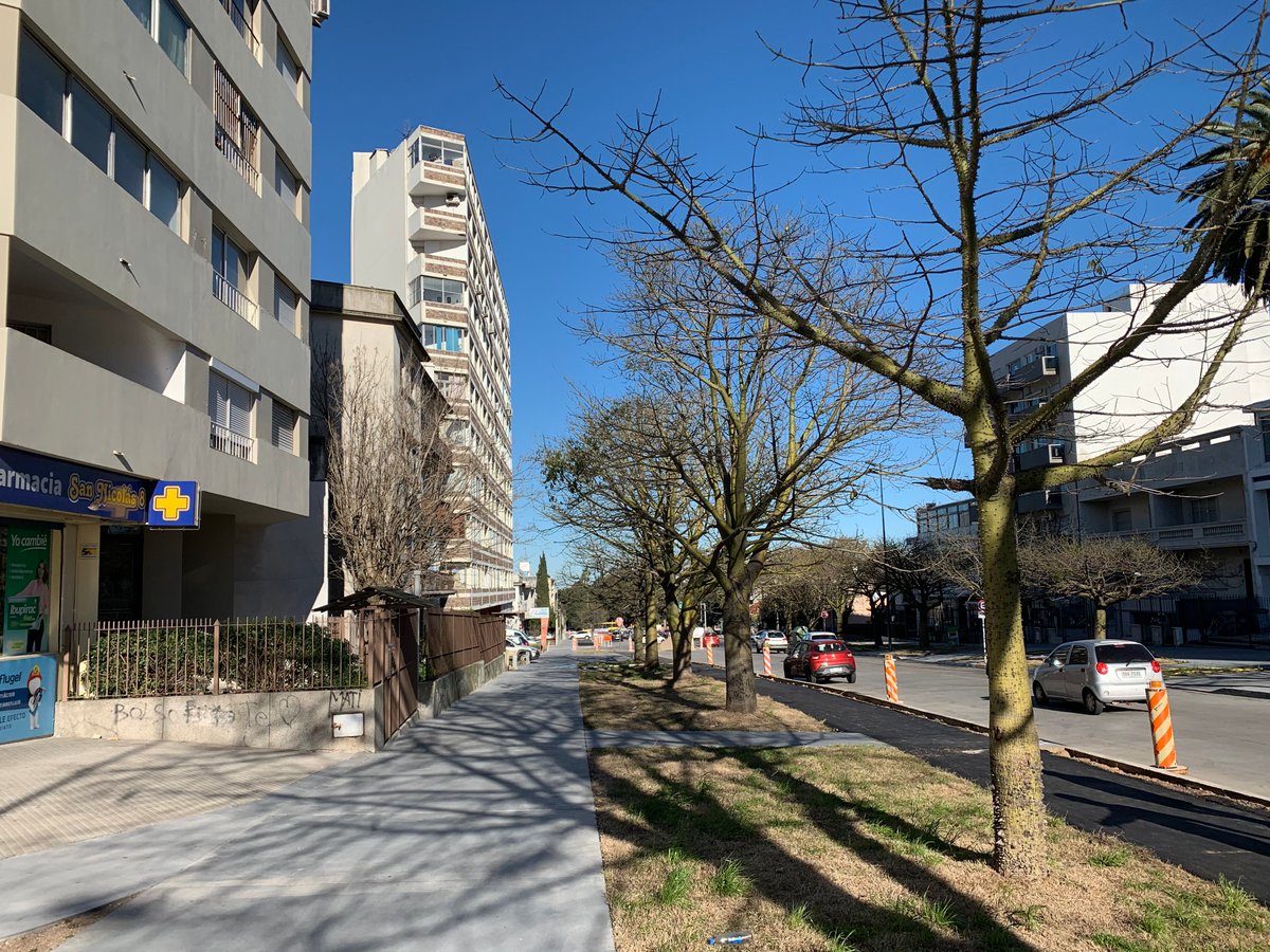 CDSIngenieros's tweet photo. Les compartimos fotos de nuestra visita a la obra del Túnel de Av. Italia y Centenario en el que @CDSIngenieros realizó el proyecto ejecutivo vial y de drenajes pluviales.
@montevideoim 
#ingenieriacds #ingenieriavial #ingenieriacivil   #infraestructuravial #tunelavenidaitalia https://t.co/gjJ3nJrDkz