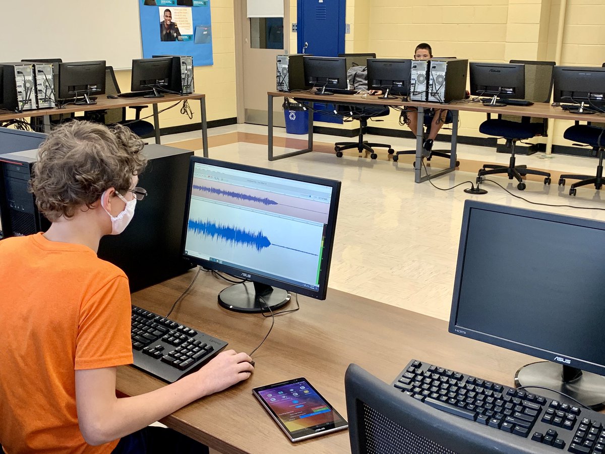 Paul_VI's tweet photo. Our summer Coding class is finishing up their first week at PVI! They have been working on developing and testing apps with android devices. The students been utilizing MIT App Inventor which allows them to learn block based language. #pvihs #pvipride #pviproud #eaglepride 🦅 https://t.co/vrG1FfGXJ0