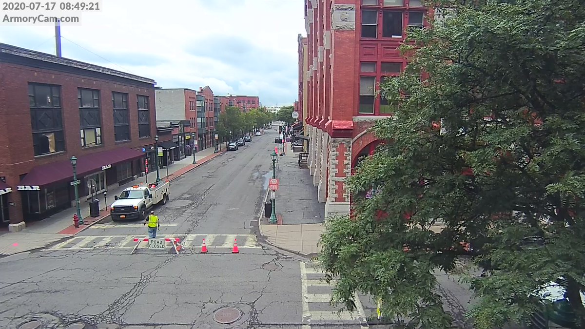 ArmoryCam's tweet photo. Walton St. is now closed to cars for the weekend! https://t.co/OoGMkcrmFL