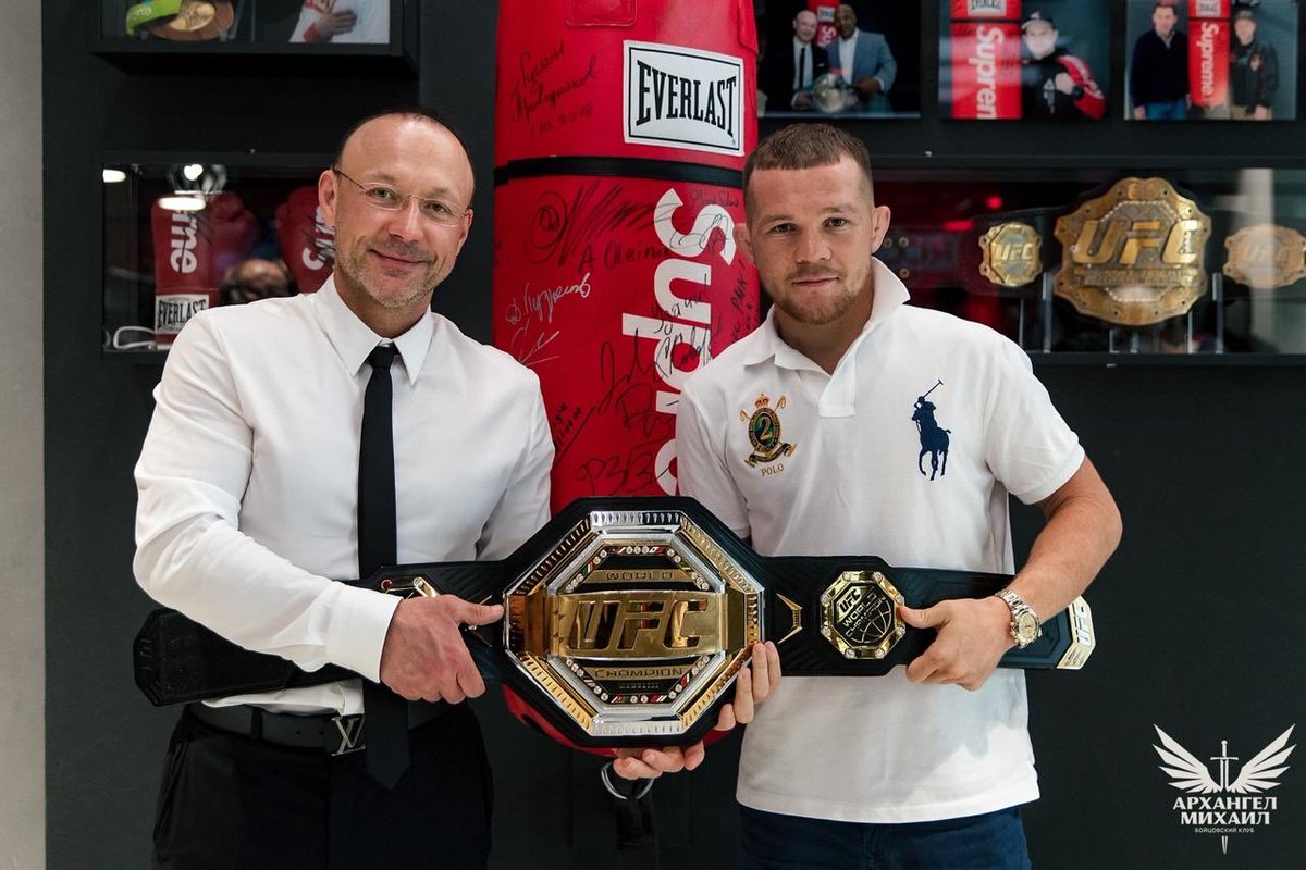 rcc_sport's tweet image. Russian fighter Petr Yan's @PetrYanUFC got a  Mercedes for winning the UFC title fight.

The head of Russian Cooper Company Igor Altushkin presented a new Mercedes to the UFC champion
