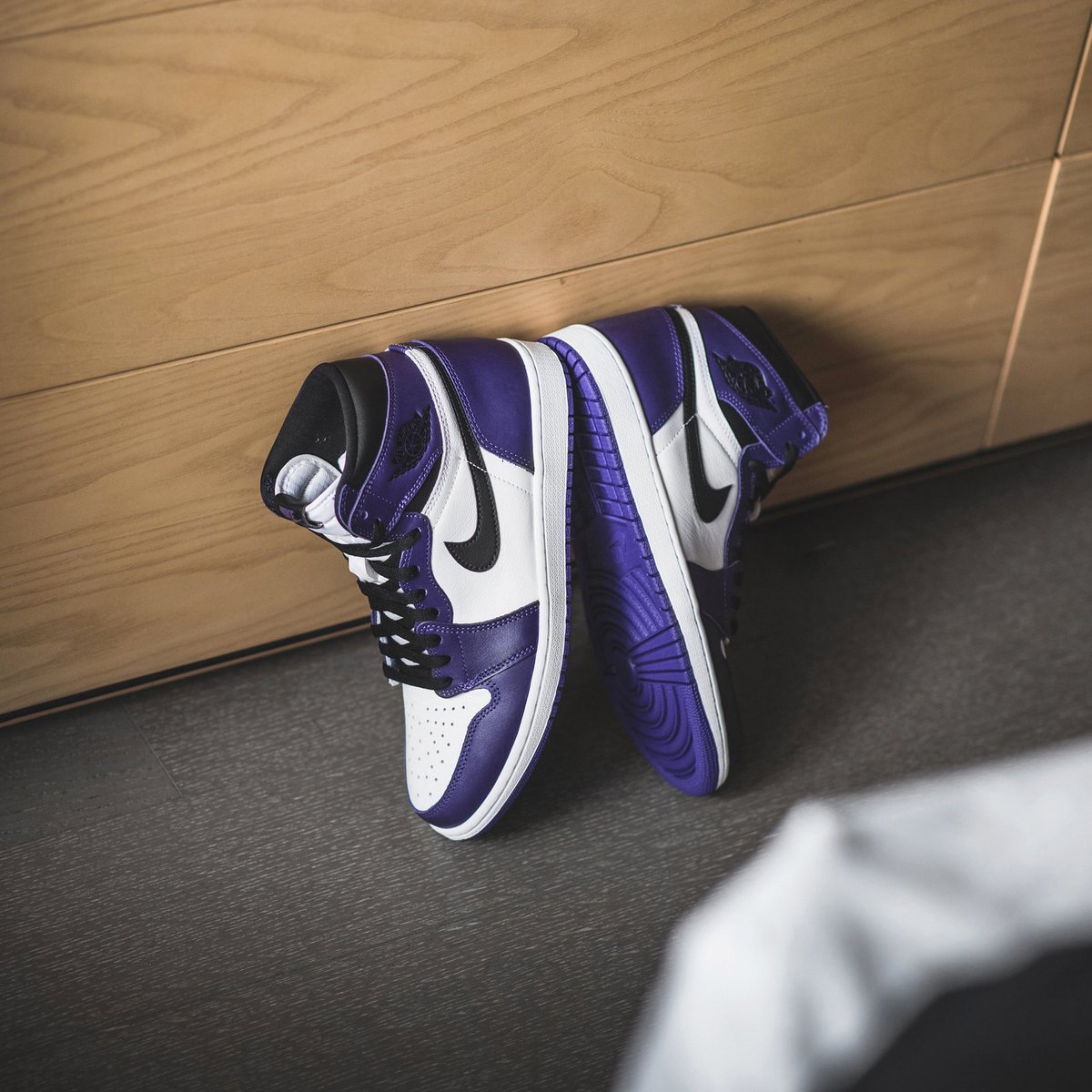 LimitedRunShop's tweet photo. Despite COVID-19 putting a damper on the sneaker releases, there were still many standouts to look forward to in the 2020 roster of releases and the AJ1 Court Purple is one of them! Grab Yours now-https://t.co/Q5Av3WB9oU
📷:@sgo8
#LimitedRunShop #CourtPurple #AJ1CourtPurple https://t.co/iI5VaNvWTh