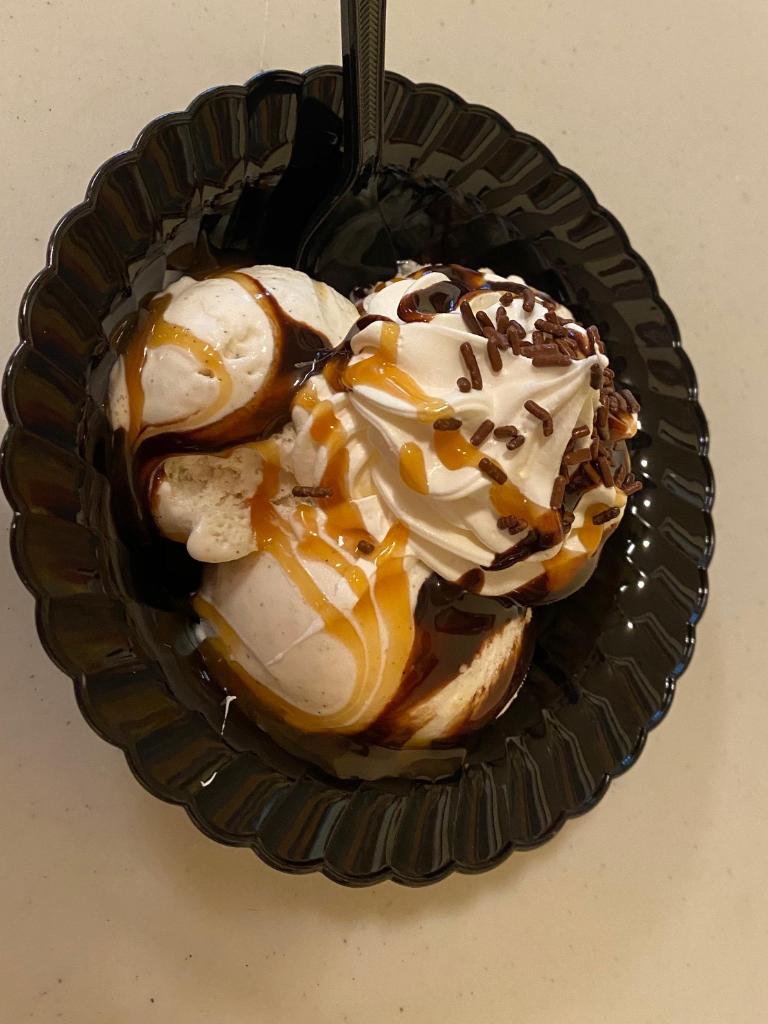 OaksBethesda's tweet photo. Ice Cream Socials are the best thing that you can do when it's hot outside.
#TrilogyLiving @TrilogyLiving
#IScream #YouScream #WeAllScream #ForIceCream https://t.co/y25w9O45i9