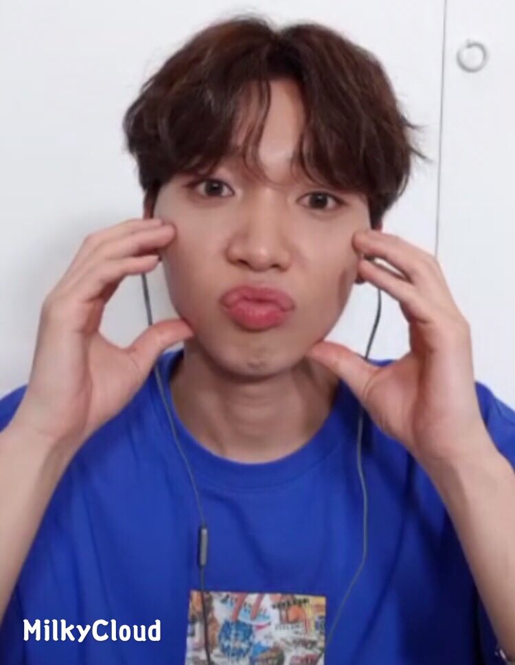alisa_cloud's tweet photo. #정세운 #JEONGSEWOON
👦🏼 what？😗
🍀 heart heart
👦🏼 ahhhhh😆 https://t.co/8dQ9WNVvQt