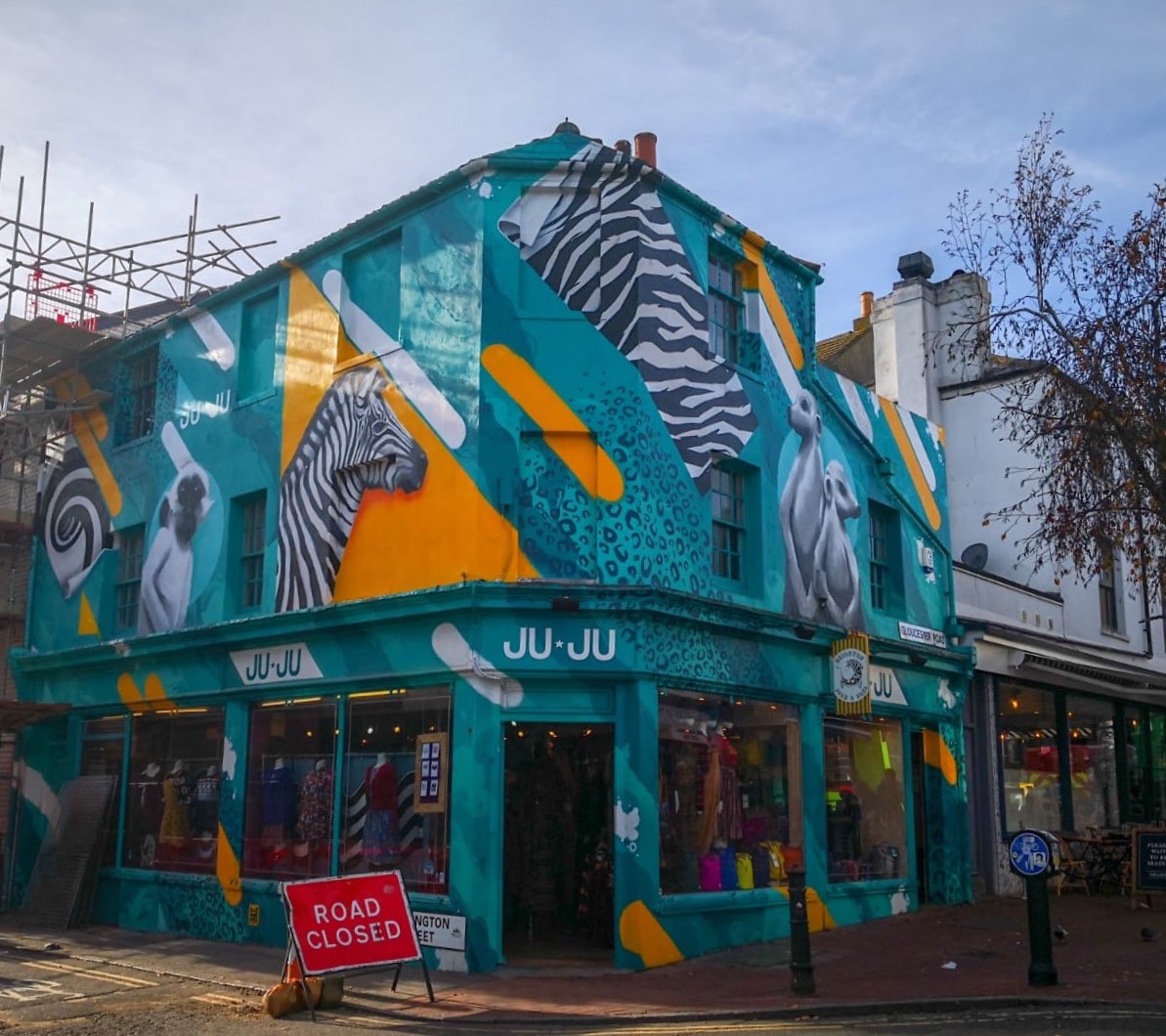 Street Arts 🎭 

Gloucester Road #Brighton 
❤️😍