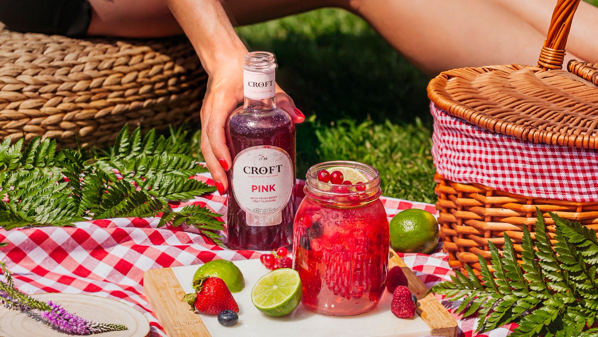 CroftPink's tweet photo. Slow down and relax, time to find your summer rhythm with this Pura Bossa cocktail. See the recipe: https://t.co/PYlEkymRQO
#croftpink #originalpink #pinkport #cocktails #summercocktails #portcocktails #portwine #summer #summervibes https://t.co/fk5jBrsnAa
