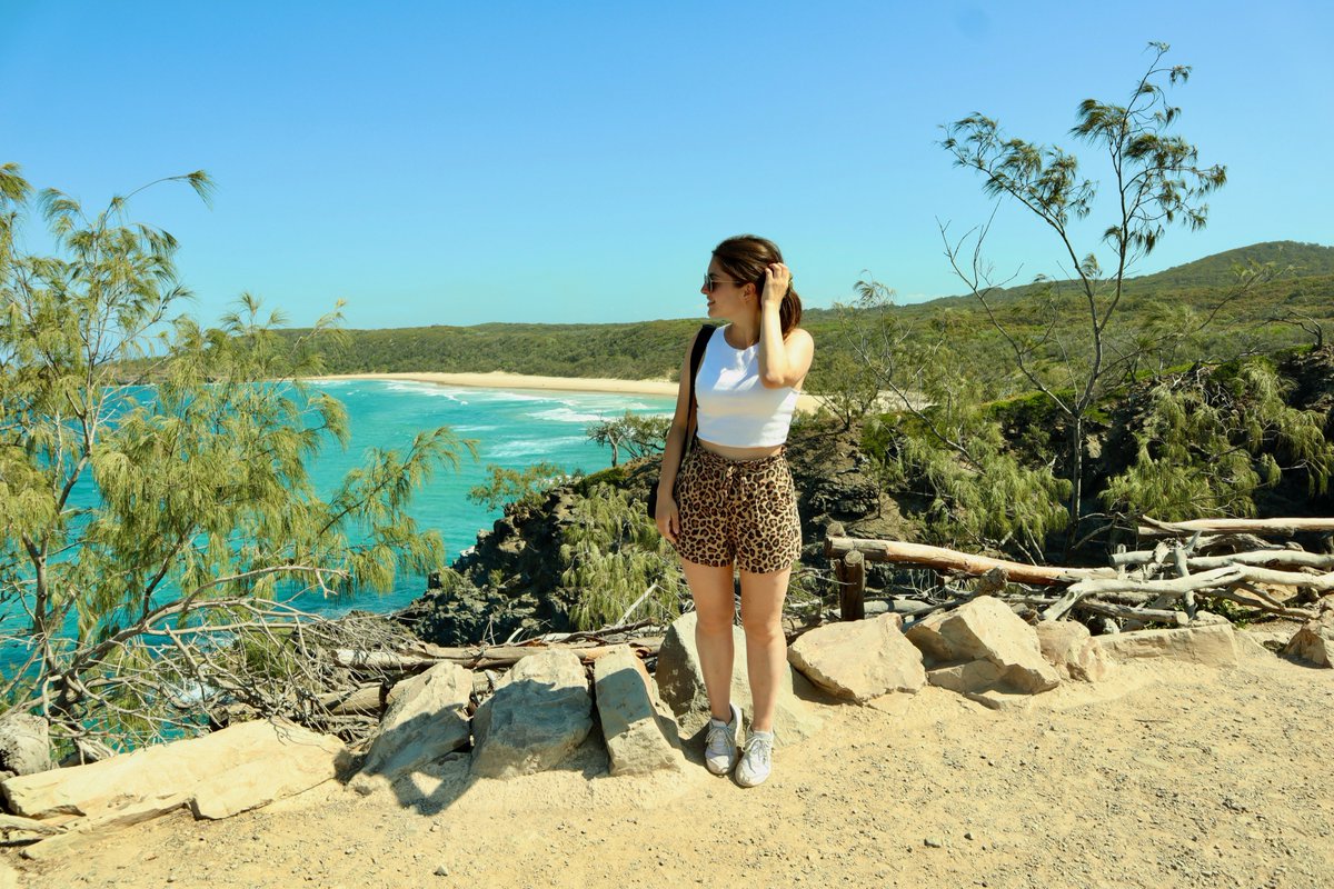 thepathitravel's tweet photo. #Noosa es uno de mis lugares favoritos de la #EastCoast australiana, el Parque Nacional tiene unas vistas impresionantes, playas increíbles, e incluso koalas! Nosotras hicimos el #CoastalWalk hasta Hell's Gates, parando en Granite Bay para darnos un baño refrescante! https://t.co/5RouoPmyVR
