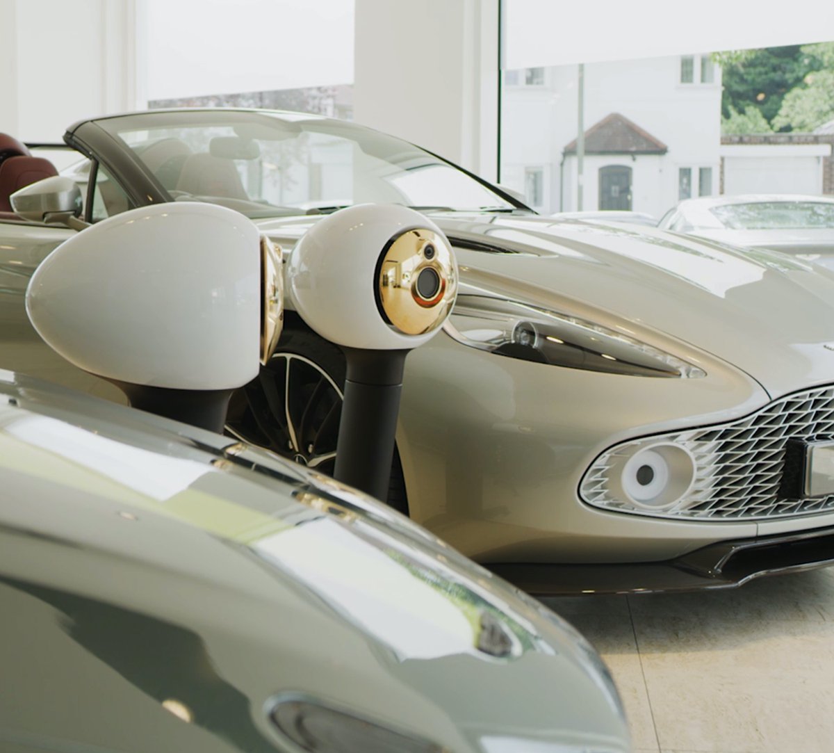 SalonPriveUK's tweet photo. Node’s Hylixa speakers are surely a celebration in the Best-of-British innovation and workmanship and are returning to Salon Privé as our luxury audio brand.
Event Details
🗓: 23rd - 26th September 2020
📍: Blenheim Palace
🎫: https://t.co/2uqtUir6Oh
#NodeAudio #Highendaudio https://t.co/0iTCqPsg7L