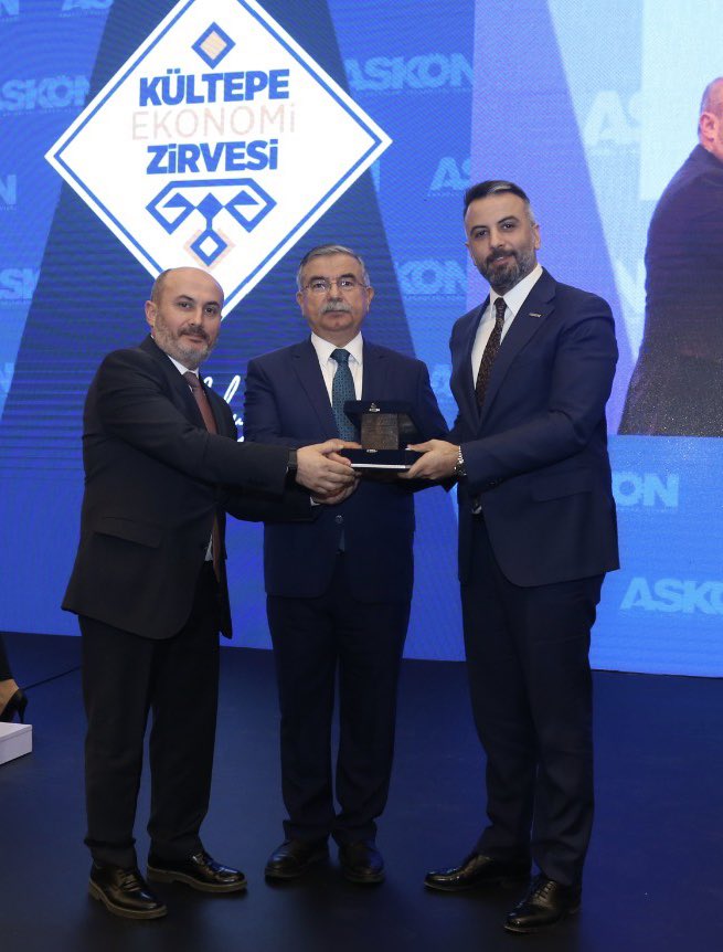 Önceki dönem T.B.M.M Başkanı ve Sivas Milletvekilimiz değerli büyüğüm @yilmaz_ismet58 yeniden Türkiye Büyük Millet Meclisi Milli Savunma Komisyonu Başkanlığı görevine seçilmiş olmasının sevincini yaşamaktayım.ASKON ailesi ve şahsım adına bir kez daha tebrik ediyorum.