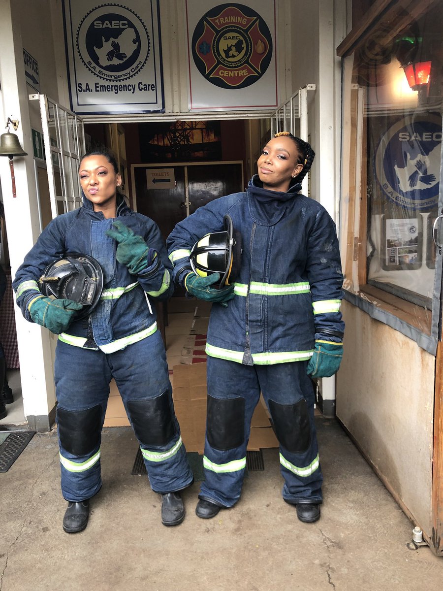 tembisanxumalo's tweet photo. Happy Friday💃🏾🔥.
I hope twitter user, @LorciaCooper Kumalo, is having a beautiful day today♥️😍💃🏾. #NotADiva https://t.co/J9yQ7sRZia