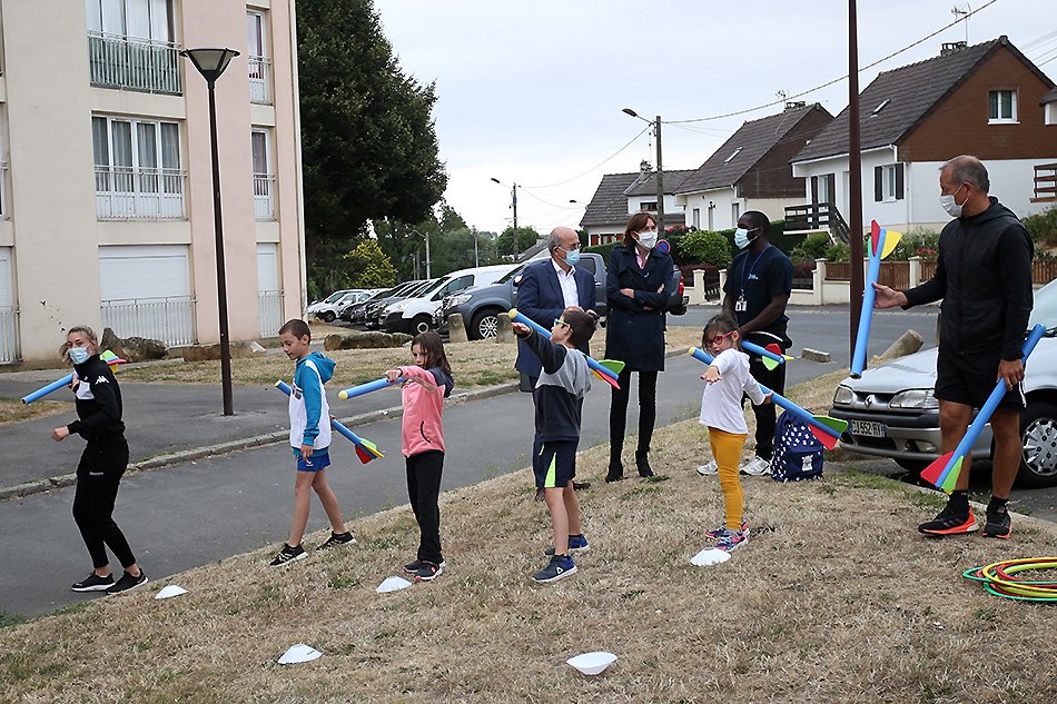 FredericAlliot's tweet photo. .@a_saint_quentin #Sport #ete #quartiers tous les jours sur plusieurs lieux, dans tous les quartiers, des animations sportives encadrées par des éducateurs sportifs de la ville et des clubs. Plus de 100 rdv sportifs sur 2 mois. Merci aux  intervenants @ReseauAndes @office_02 https://t.co/csSc5sFBYY