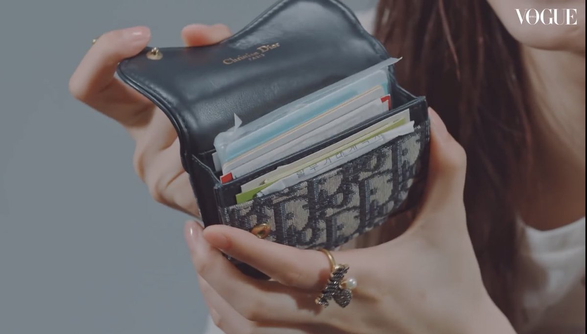 Grandsale_JK's tweet photo. แจก❗️🔥 Dior card holder เพื่อเป็นการขอบคุณลูกค้าที่ให้ความไว้วางใจร้านเราตลอดมา สำหรับลูกค้าที่ ฟอล + รีทวิตนี้ ประกาศผลวันที่ 31 เดือนนี้ค่า แจกจริงไม่จกตาค่า 🌪 
ใครสนใจสินค้าแบรนด์เนม สามารถสอบถามได้เลยนะคะ ❤️ https://t.co/tGxjZeo2ck