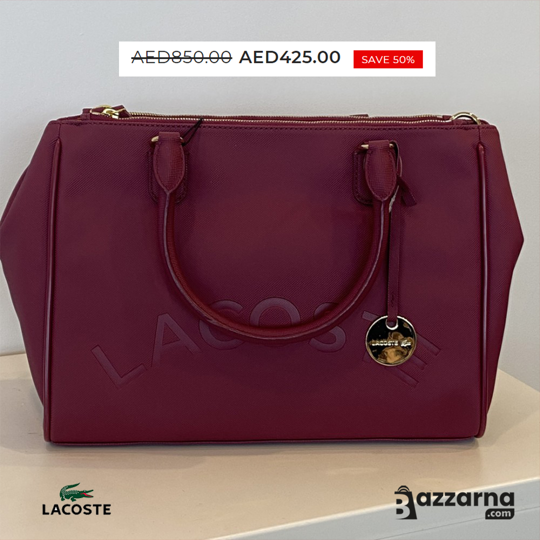 bazzarnashop's tweet photo. When you shop with us, you can collect 425 loyalty points for this beautiful Lacoste Box Shoulder Bag that can be converted into a voucher of AED 42.50 including 50% DISCOUNT! 😍

 👉🏻https://t.co/v3LVrWN8cu

#onlineshoppinguae #dubaifashion #dubaishoppingonline #dubaidress https://t.co/vSWZVCxd0c