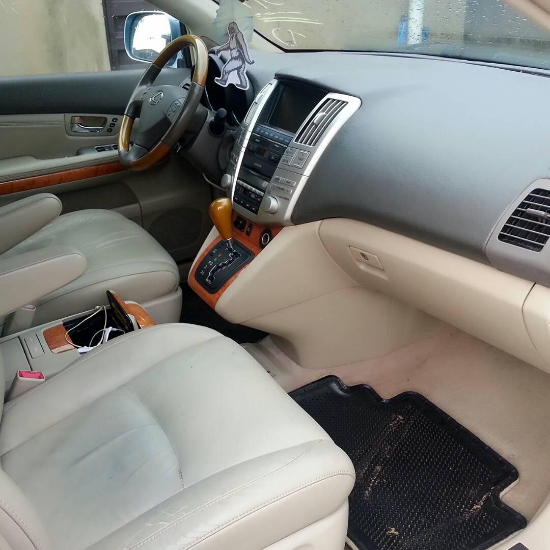 AutosGidi's tweet photo. Quick deal, Tokunbo Lexus RX 350 Full Option 2007 model
3.3m
Car Location:Ipaja Lagos
Call or Whatsapp us:07035997641
Please Like and Retweet 🙏🏿
@oris616 @Muhammadumarrrr @Dammyxino1 @CarDealerBot
#gidiautos #cheapcarsinlagos.
#cuppy #BetwayGameOn  #AGBaby #SAVENIGERIANSTUDENTS https://t.co/jORNdbVrSn
