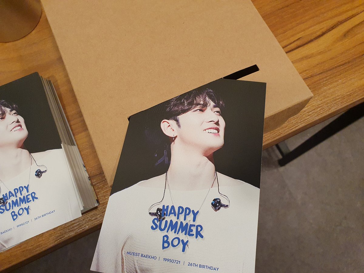 feelme721's tweet photo. 생일 엽서 이벤트💌

동호에게 축하 메시지를 남겨주세요!

작성해주신 엽서를 모아 동호에게 전달할 예정입니다💕

✔ 비치된 엽서 또는 개인 엽서(10*15cm)에 작성하셔서 3층의 우편함에 넣어주세요.

📍 앤디스커피 홍대점
📅 7/18(토) - 7/22(수)

#HAPPY_SUMMER_BOY
#동호와_해피_FLEX https://t.co/VoOsTJBAca