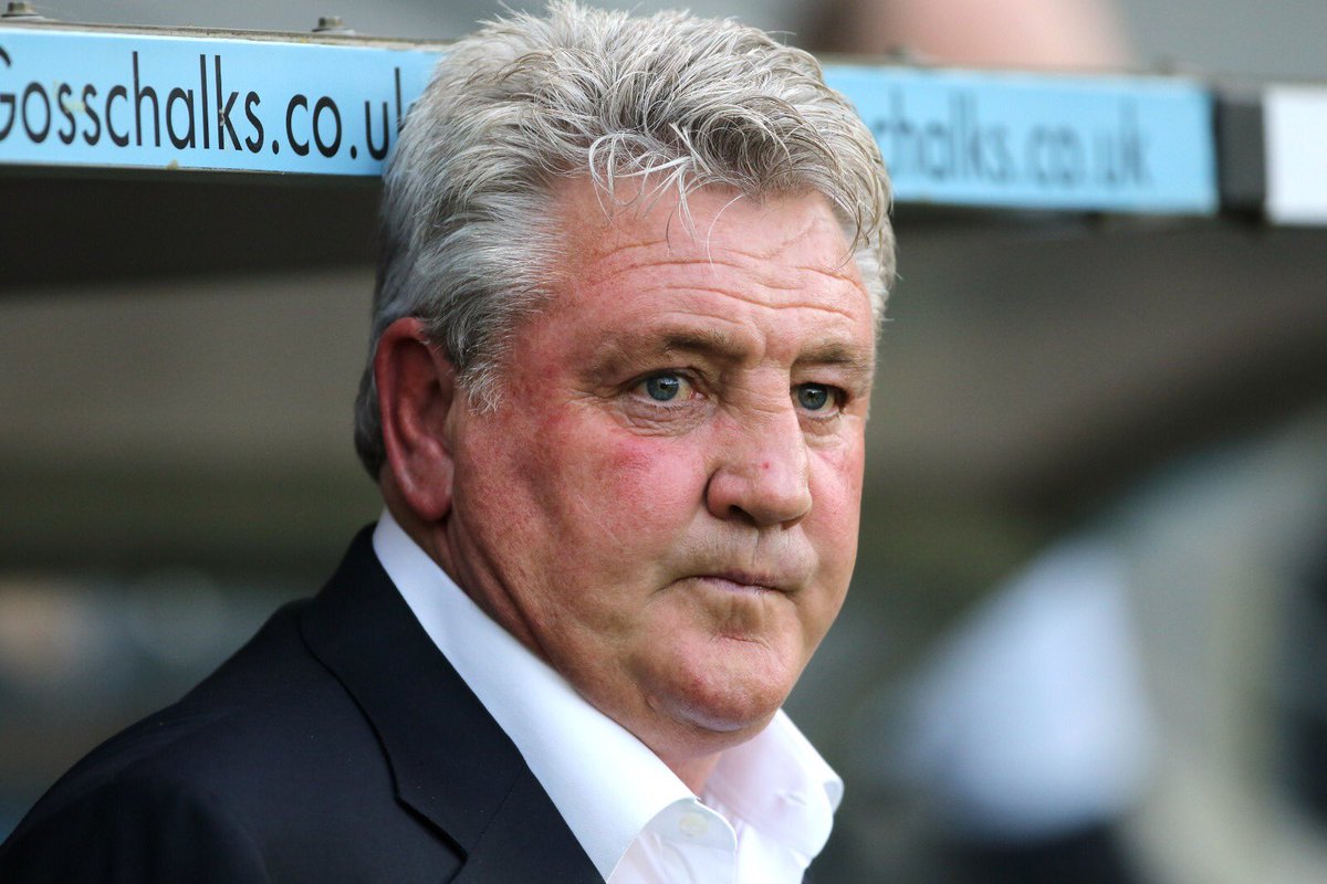 Steve Bruce resigned as manager just 3 weeks before the new Premier League season started.He cited disagreements with Allam's son, Ehab, as the reason why.So Hull went into the new campaign with no permanent manager, instead Mike Phelan was appointed as caretaker.