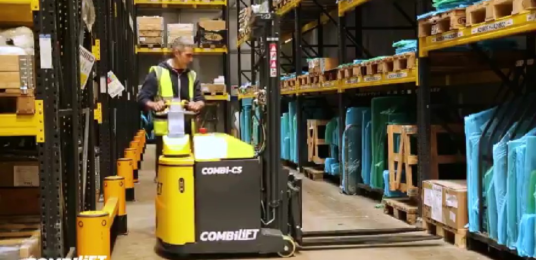 theNSMonaghan's tweet image. Page One: another award for Martin McVicar &amp;amp; team @Combilift The Combi-CS, winner of this year's IFOY Awards is the only pedestrian counterbalanced stacker that will operate in a conventional reach truck aisle for space saving, productive storage and handling.
#CombiCS #IFOYAward