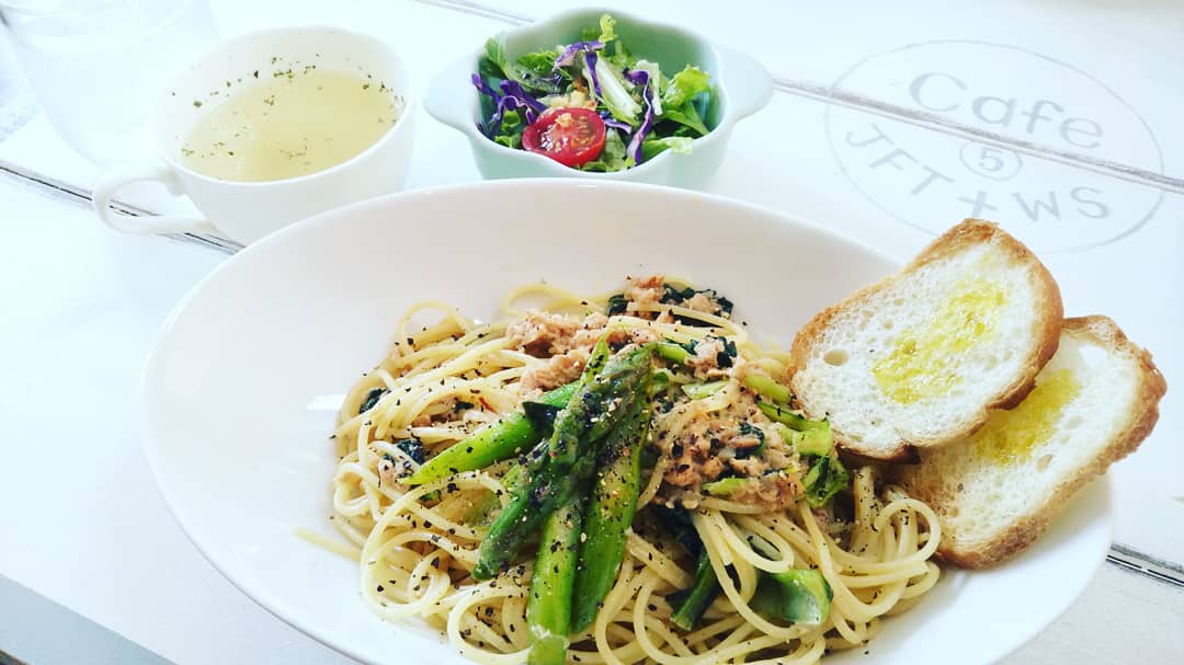 vv_butterfly_vv's tweet photo. #wavesnow #cafe #ブルークリームソーダ #パンケーキ #メイプル #バニラ #カフェ #スイーツ #函館元町 https://t.co/QYrbSAMl7M