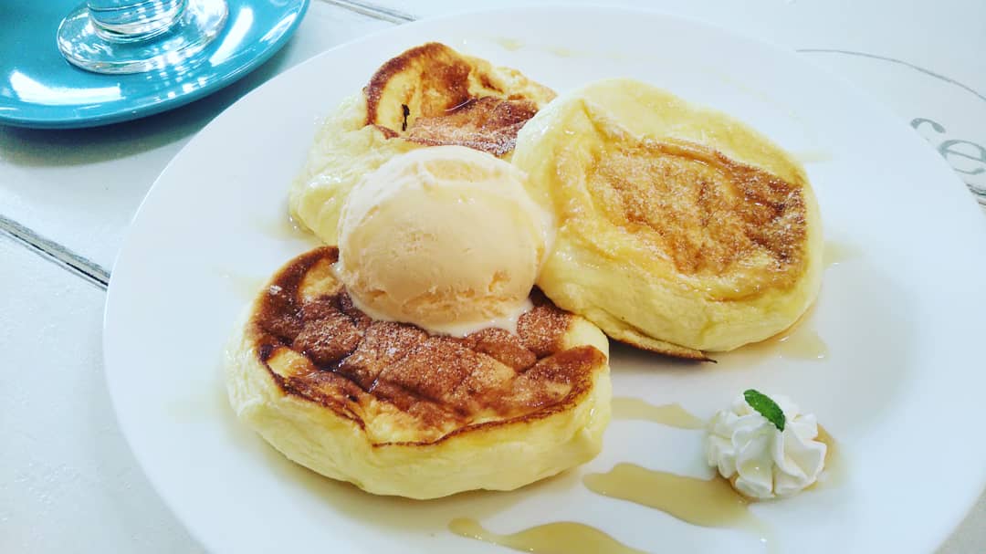vv_butterfly_vv's tweet photo. #wavesnow #cafe #ブルークリームソーダ #パンケーキ #メイプル #バニラ #カフェ #スイーツ #函館元町 https://t.co/QYrbSAMl7M