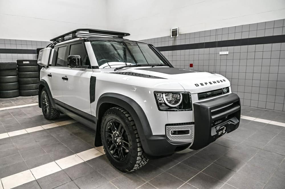 azi_torquefan's tweet photo. The brand new and iconic @LandRoverZA Defender, has finally hot our shores, Landrover held a virtual launch yesterday.
To launch their toughest Defender model to date, welcome to Mzansi #Legend #Icon #DefenderReimagined #2020Defender https://t.co/Q0jWc8fVom