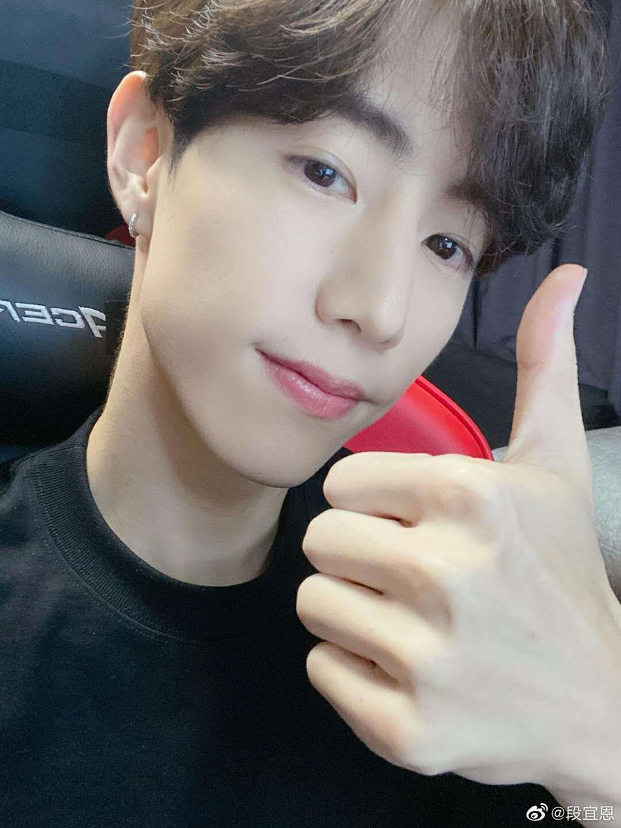 PICKMARK93's tweet photo. 오늘도 수고했엉🐰💚!!!!!!
다음주 치킨🍗🍗🎉🎉🎉

#UnlockGamerMark_StageII 
#GOT7  #갓세븐 #마크 #MARK
#GOT7_NOTBYTHEMOON         
#GOT7_DYE https://t.co/XVF37cF4u0