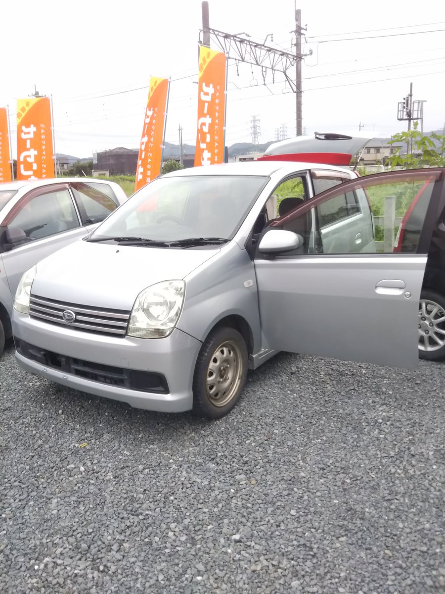 mashima41036052's tweet photo. 隠された名車？なんですかね？
これ今のところ注目されてませんが
ダイハツ最後の４WD、MT、ターボなんです😳
腕次第ですが勿論遊びに使えます。
色々手をかけないと出せませんが仕入れてみました。
無論知られざる車なので球数も少ないです

#ダイハツ 
#ミラ #ミラアヴィ
#ターボ #l260 https://t.co/oQULULddup