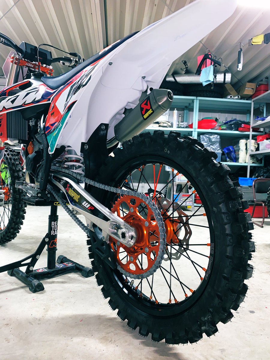 tattytosh's tweet photo. Seize Approaching BRAND NEW ERA
#KTM_125SX
#FACTORY_WHEEL
#REAR_SPROCKET
#FACTORY_SEAT
#No_next https://t.co/mhQ6JxnpIQ