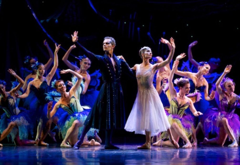 We LOVE it when customers give us inspiring images and let us do our thang!  Swipe for today's inspirational color pallet.  #kateweiserchocolate #nailedit