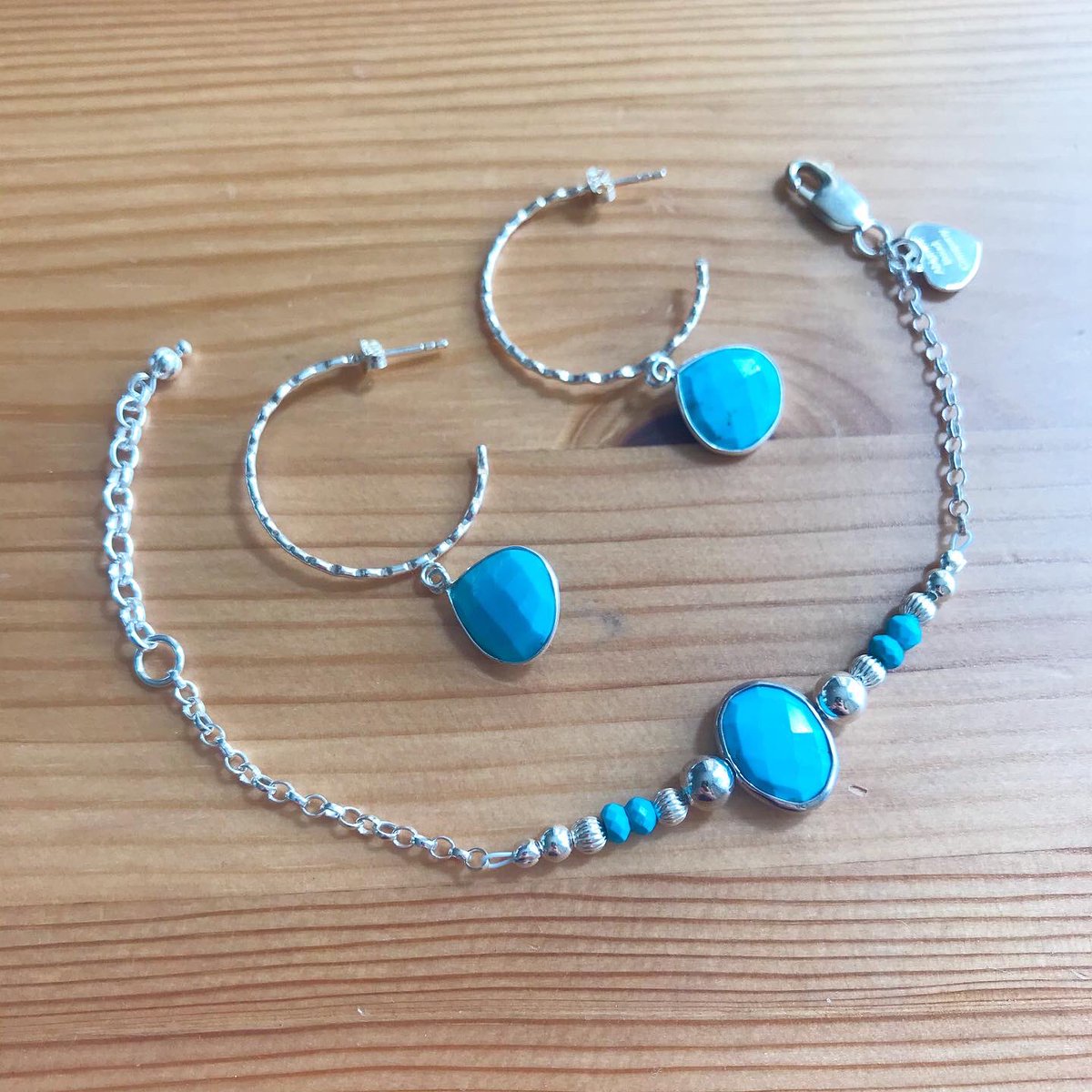 AbigailsBead's tweet photo. All things Turquoise with my new summer jewellery collection #gemstone #jewellery #shopsmallbusiness #ShopLocalSupportLocal https://t.co/rs9ENAmzbV