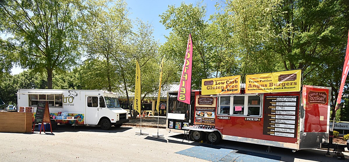 ChattUnite's tweet photo. πChattanooga Unite offers menus from local food trucks with choices like pulled pork, fried fish, tacos, street corn, burgers, salads and more! Visit Bitler Bistro, Clumpies Ice Cream Co. Double O Sno, Food NV, Hanner International, & Uncle Lar's Outpost.
#localfoodtrucks https://t.co/IRjHSMr9SZ
